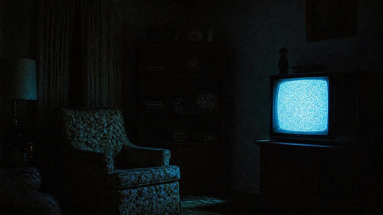 Static, 1am — desktop wallpaper from Lo-Fi Home — Vol. 01